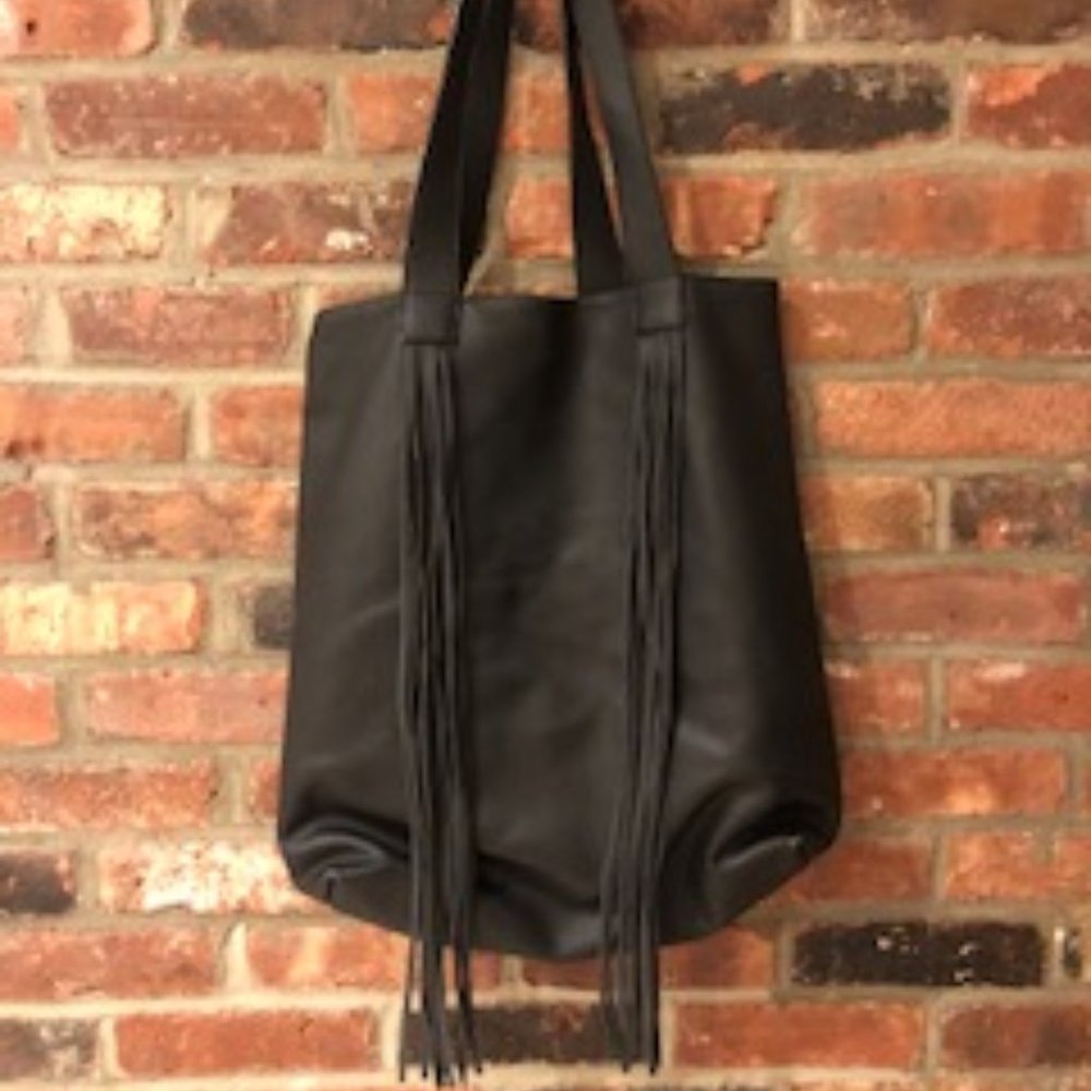 BLACK TOTE BAG